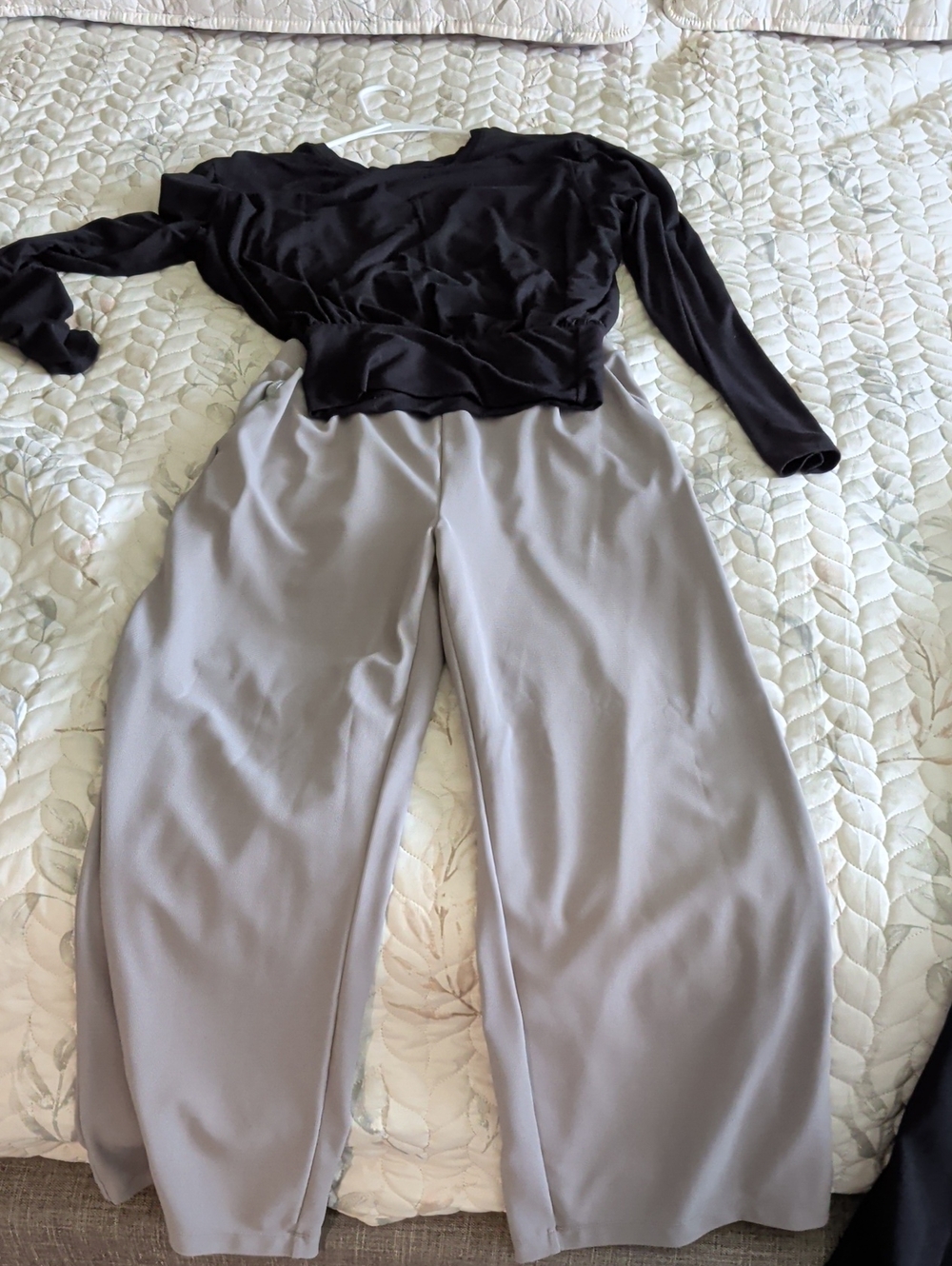 HALARA Wide Leg Pants in Light Gray